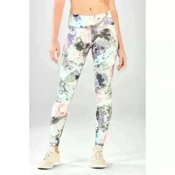 Define PowerHold® Mid-Rise Legging - Picture 1 of 11